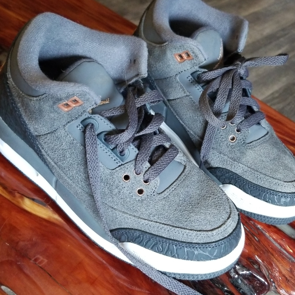 Air Jordan III size 3.5 youth